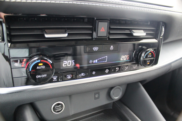 Nissan QASHQAI 1.3-158pk MHEV Xtronic N-Connecta AUTOMAAT ! Gun u het comfort en gemak van deze prachtige automaat ! Navigatie, Cruise Cntrl, Autm. airco dual, Camera, Dodehoek assist, Winter Pack, All Season banden, Digitaal dashboard, LED verlichting etc.