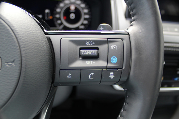 Nissan QASHQAI 1.3-158pk MHEV Xtronic N-Connecta AUTOMAAT ! Gun u het comfort en gemak van deze prachtige automaat ! Navigatie, Cruise Cntrl, Autm. airco dual, Camera, Dodehoek assist, Winter Pack, All Season banden, Digitaal dashboard, LED verlichting etc.