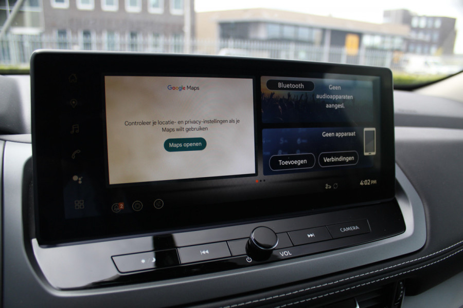 Nissan QASHQAI 1.3-158pk MHEV Xtronic N-Connecta AUTOMAAT ! Gun u het comfort en gemak van deze prachtige automaat ! Navigatie, Cruise Cntrl, Autm. airco dual, Camera, Dodehoek assist, Winter Pack, All Season banden, Digitaal dashboard, LED verlichting etc.