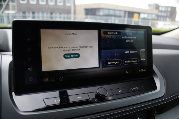 Nissan QASHQAI 1.3-158pk MHEV Xtronic N-Connecta AUTOMAAT ! Gun u het comfort en gemak van deze prachtige automaat ! Navigatie, Cruise Cntrl, Autm. airco dual, Camera, Dodehoek assist, Winter Pack, All Season banden, Digitaal dashboard, LED verlichting etc.