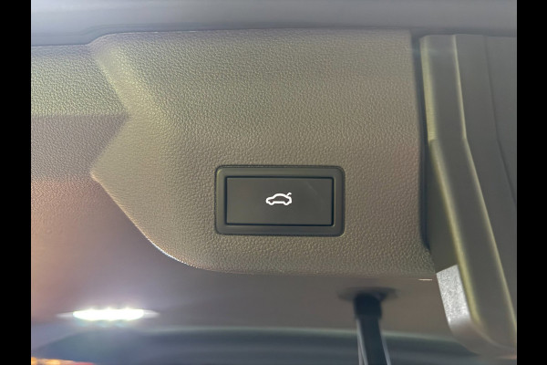 Volkswagen Multivan 1.4 eHybrid BULLI ADAPTIVE-ONDERSTEL/STOELMASSAGE+VENTILATIE/LEDER/H-KARDON/H-UP/DAB/TREKH/CARPLAY///