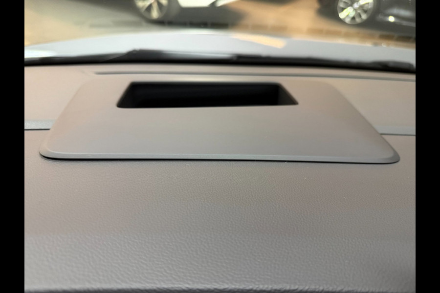 Volkswagen Multivan 1.4 eHybrid BULLI ADAPTIVE-ONDERSTEL/STOELMASSAGE+VENTILATIE/LEDER/H-KARDON/H-UP/DAB/TREKH/CARPLAY///