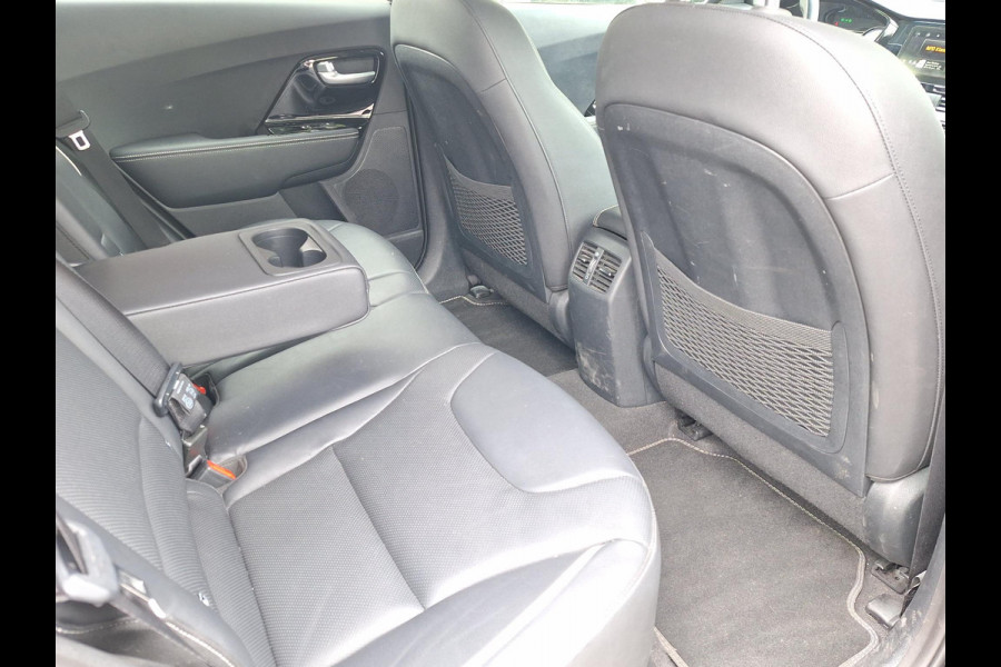 Kia e-Niro ExecutiveLine 64 kWh | SOH: nnb | Leder | 3 Fase | Warmtepomp | Blindspot | Adaptive Cc | Camera |