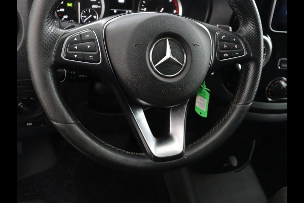 Mercedes-Benz Vito 114 CDI Extra Lang | Oprijplaat | Trekhaak | Camera | Stoelverwarming | 19'' | Cruise control | Bluetooth | Airco | 3-Persoons
