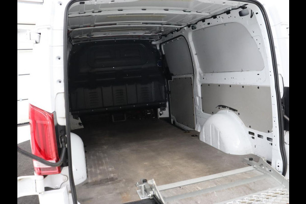 Mercedes-Benz Vito 114 CDI Extra Lang | Oprijplaat | Trekhaak | Camera | Stoelverwarming | 19'' | Cruise control | Bluetooth | Airco | 3-Persoons