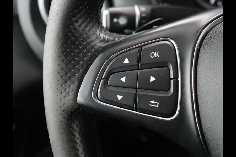 Mercedes-Benz Vito 114 CDI Extra Lang | Oprijplaat | Trekhaak | Camera | Stoelverwarming | 19'' | Cruise control | Bluetooth | Airco | 3-Persoons