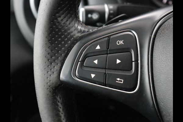 Mercedes-Benz Vito 114 CDI Extra Lang | Oprijplaat | Trekhaak | Camera | Stoelverwarming | 19'' | Cruise control | Bluetooth | Airco | 3-Persoons