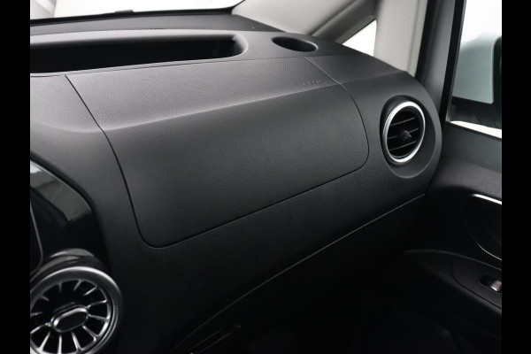 Mercedes-Benz Vito 114 CDI Extra Lang | Oprijplaat | Trekhaak | Camera | Stoelverwarming | 19'' | Cruise control | Bluetooth | Airco | 3-Persoons