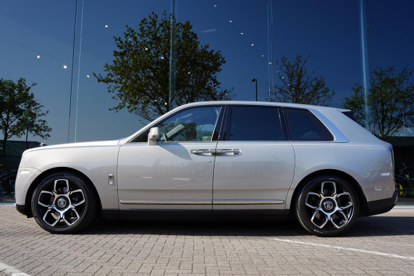 Rolls-Royce Cullinan 6.75 V12 / Bespoke Audio / Starlight / Twin-Coachline