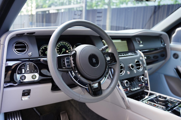 Rolls-Royce Cullinan 6.75 V12 / Bespoke Audio / Starlight / Twin-Coachline