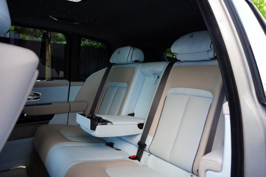 Rolls-Royce Cullinan 6.75 V12 / Bespoke Audio / Starlight / Twin-Coachline