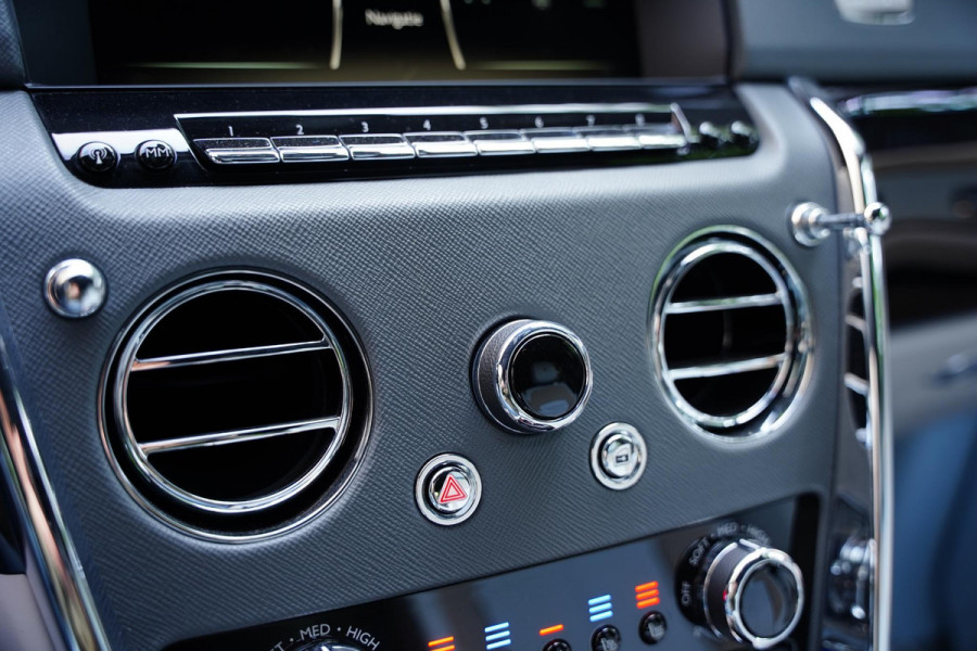 Rolls-Royce Cullinan 6.75 V12 / Bespoke Audio / Starlight / Twin-Coachline