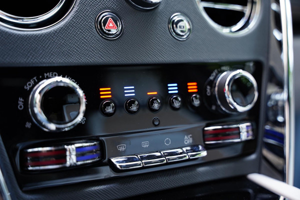 Rolls-Royce Cullinan 6.75 V12 / Bespoke Audio / Starlight / Twin-Coachline
