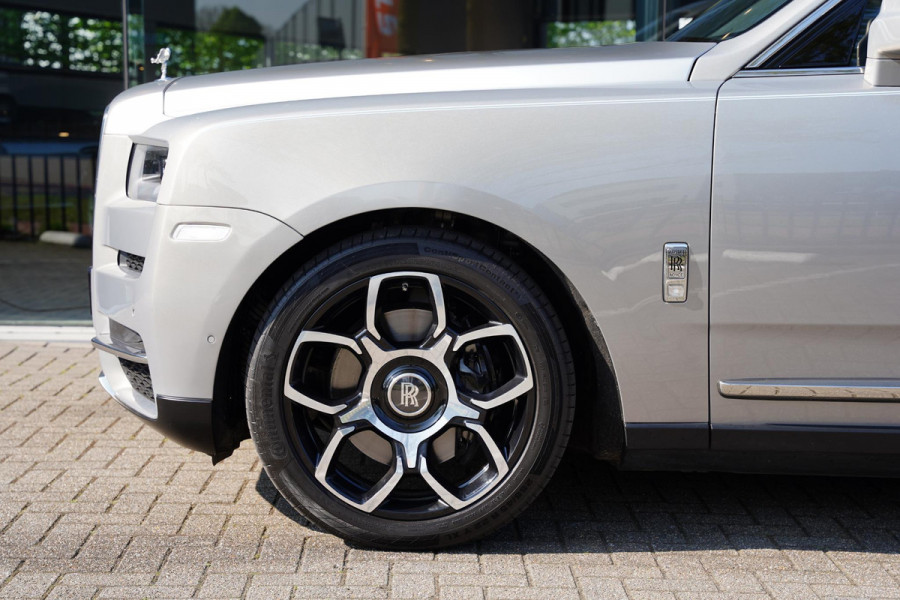 Rolls-Royce Cullinan 6.75 V12 / Bespoke Audio / Starlight / Twin-Coachline