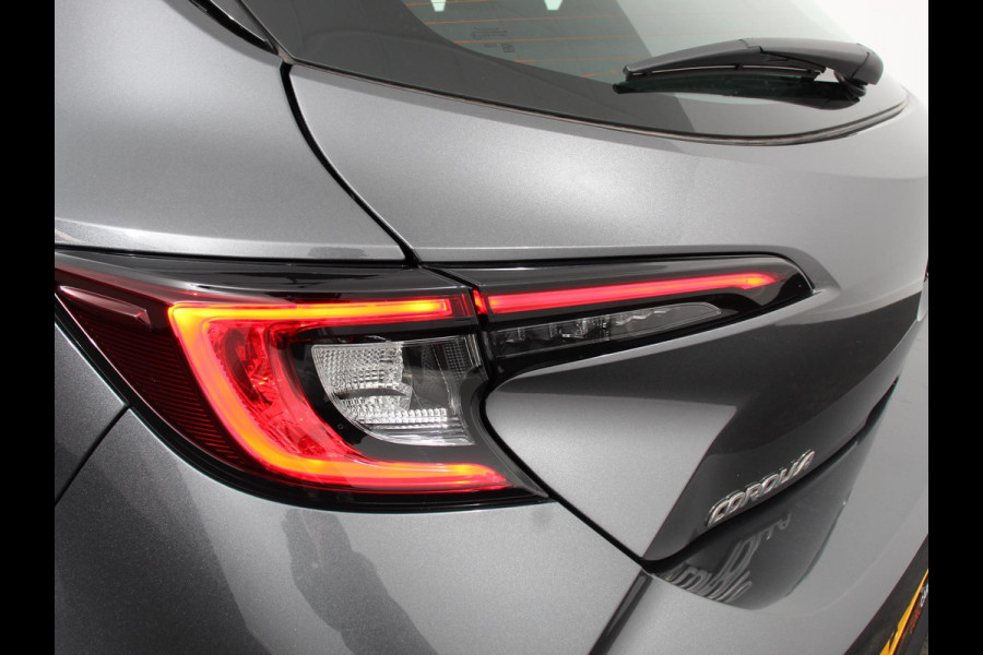 Toyota Corolla Hybrid 140pk Automaat Active Navigatie Apple Carplay/Android Auto Climate Control Cruise Control 17"Lichtmetalen velgen