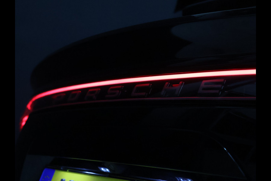 Porsche Cayenne 3.0 E-Hybrid TechArt [SCHUIFKANTELDAK, LUCHTVERING, SPORT CHRONO, APPLE CARPLAY, MEMORY SEATS, BOSE SOUND, KLEPPENSYSTEEM, SPORT DESIGN, PDLS+, STOELVERWARMING, CAMERA, CRUISE, CLIMATE, NIEUWSTAAT]