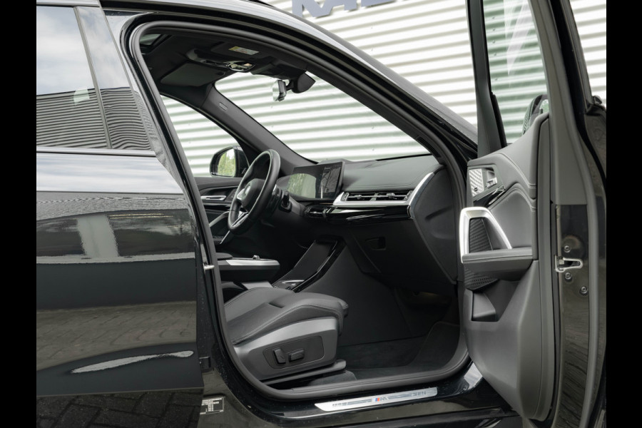 BMW X1 sDrive18i M-Sport - Pano - Memory - Driving Ass Prof - Head-Up - Harman Kardon