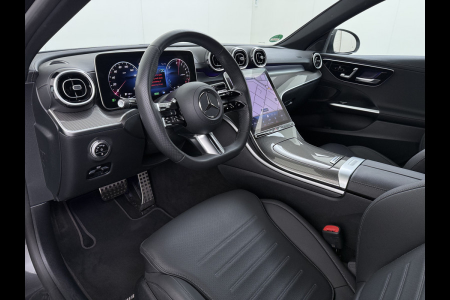Mercedes-Benz C-Klasse 300e AMG // Trekhaak // Memory // 360 Camera // Keyless // Digital Light // Privacy Glass // Carplay