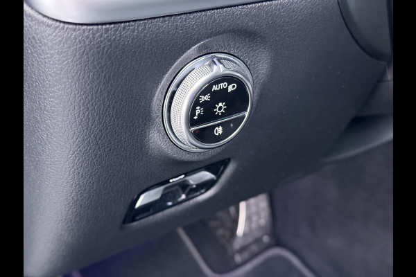 Mercedes-Benz C-Klasse 300e AMG // Trekhaak // Memory // 360 Camera // Keyless // Digital Light // Privacy Glass // Carplay
