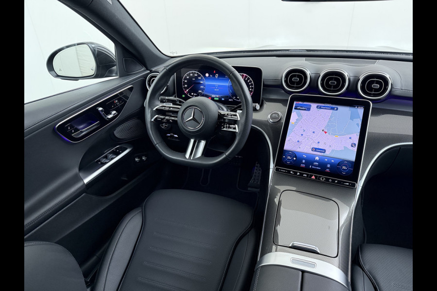 Mercedes-Benz C-Klasse 300e AMG // Trekhaak // Memory // 360 Camera // Keyless // Digital Light // Privacy Glass // Carplay