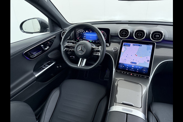 Mercedes-Benz C-Klasse 300e AMG // Trekhaak // Memory // 360 Camera // Keyless // Digital Light // Privacy Glass // Carplay
