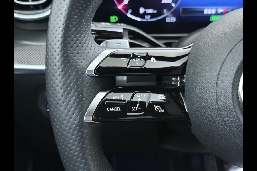 Mercedes-Benz C-Klasse 300e AMG // Trekhaak // Memory // 360 Camera // Keyless // Digital Light // Privacy Glass // Carplay