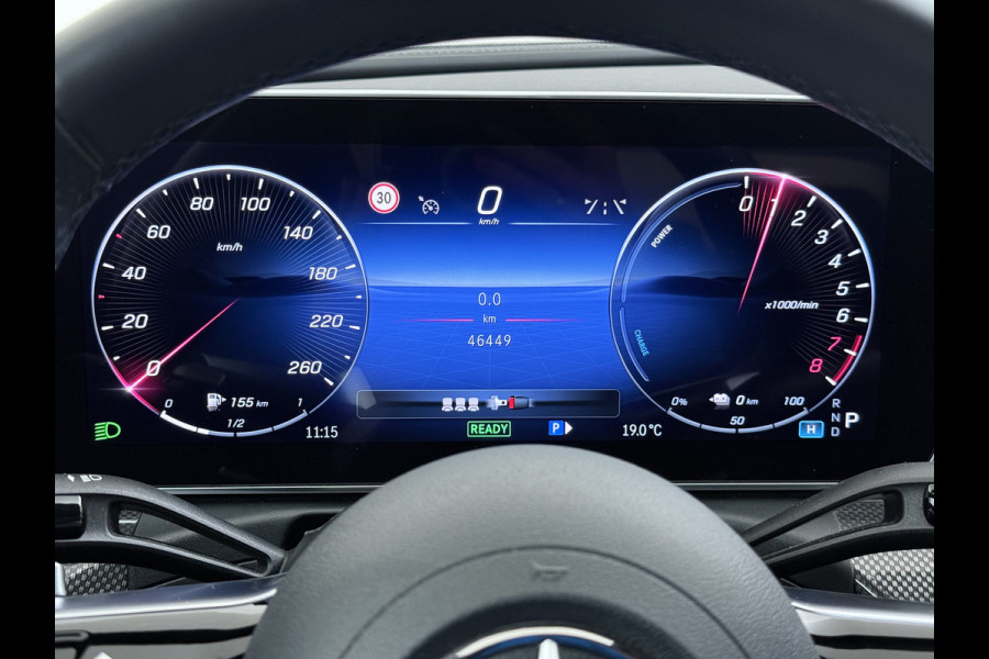 Mercedes-Benz C-Klasse 300e AMG // Trekhaak // Memory // 360 Camera // Keyless // Digital Light // Privacy Glass // Carplay