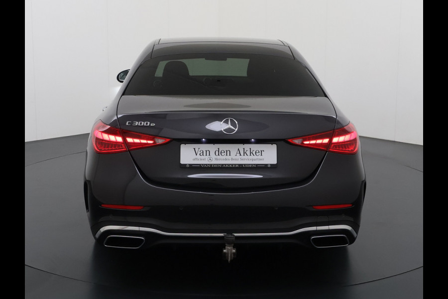 Mercedes-Benz C-Klasse 300e AMG // Trekhaak // Memory // 360 Camera // Keyless // Digital Light // Privacy Glass // Carplay