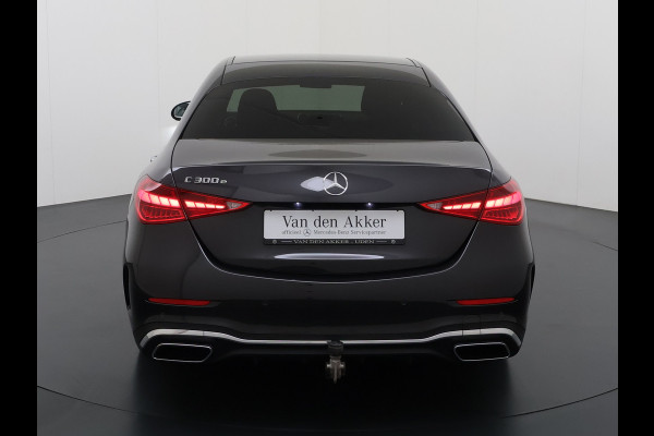 Mercedes-Benz C-Klasse 300e AMG // Trekhaak // Memory // 360 Camera // Keyless // Digital Light // Privacy Glass // Carplay