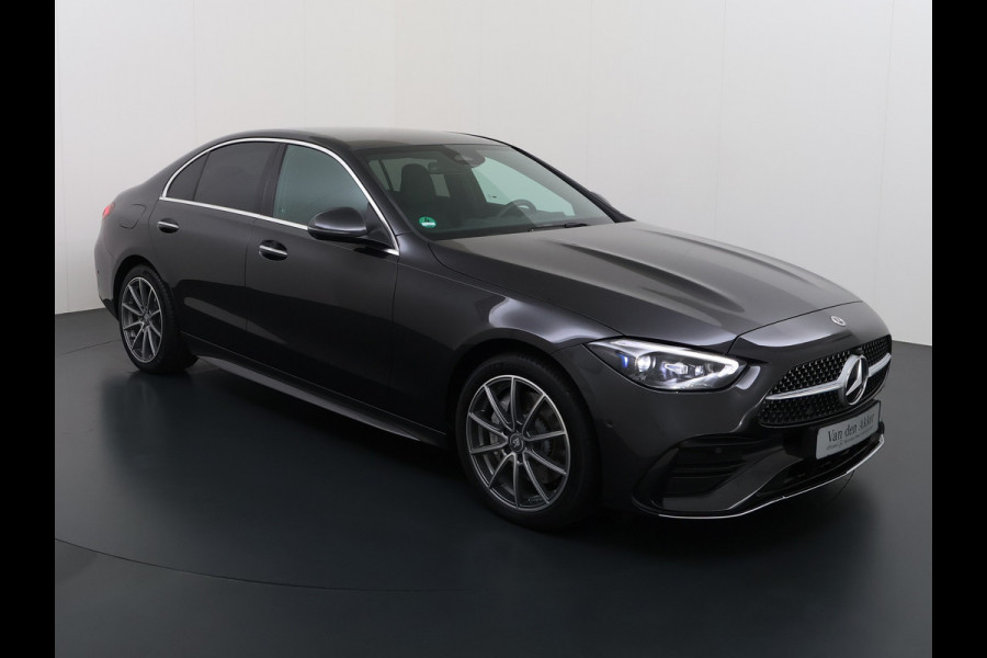 Mercedes-Benz C-Klasse 300e AMG // Trekhaak // Memory // 360 Camera // Keyless // Digital Light // Privacy Glass // Carplay