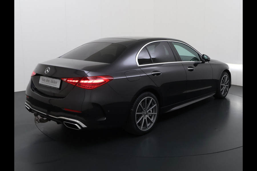 Mercedes-Benz C-Klasse 300e AMG // Trekhaak // Memory // 360 Camera // Keyless // Digital Light // Privacy Glass // Carplay