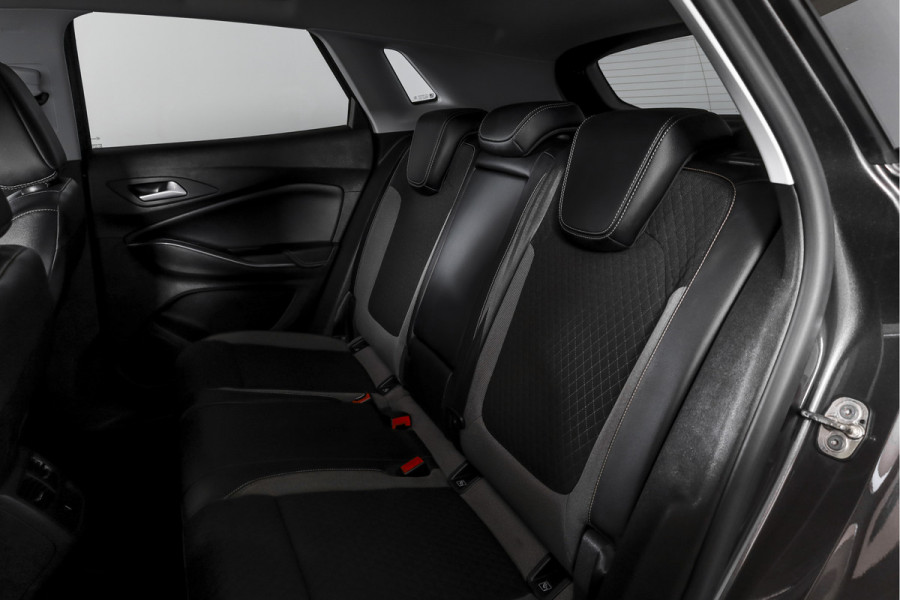 Opel Grandland X 1.2 Turbo Online Edition 131 PK - Org. NL. | Cruise | PDC | NAV + App. Connect | ECC | Afn. Trekhaak | LM 17" |