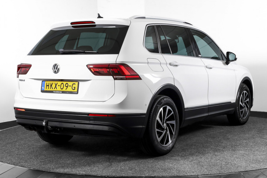 Volkswagen Tiguan 1.5 TSI ACT 150 PK Comfortline Business | Adapt. Cruise | PDC | Camera | NAV + App. Connect | ECC | Trekhaak | LM 17" |