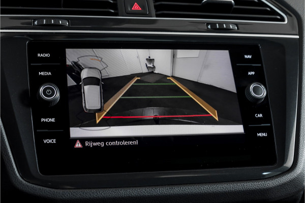 Volkswagen Tiguan 1.5 TSI ACT 150 PK Comfortline Business | Adapt. Cruise | PDC | Camera | NAV + App. Connect | ECC | Trekhaak | LM 17" |