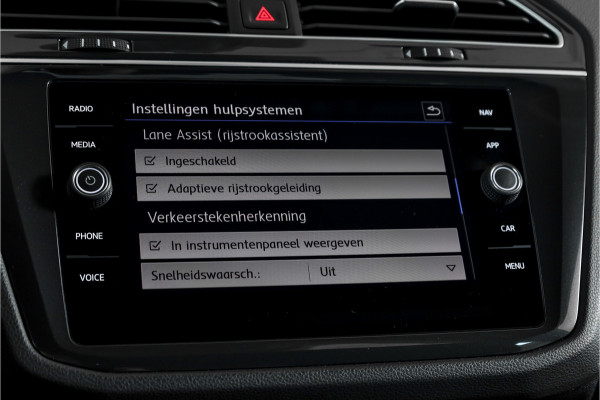 Volkswagen Tiguan 1.5 TSI ACT 150 PK Comfortline Business | Adapt. Cruise | PDC | Camera | NAV + App. Connect | ECC | Trekhaak | LM 17" |