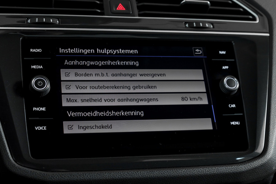 Volkswagen Tiguan 1.5 TSI ACT 150 PK Comfortline Business | Adapt. Cruise | PDC | Camera | NAV + App. Connect | ECC | Trekhaak | LM 17" |