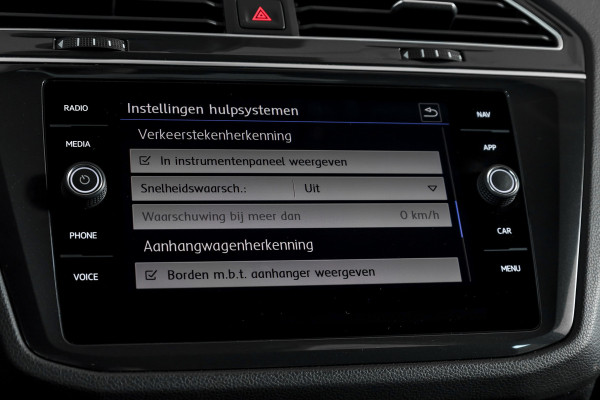 Volkswagen Tiguan 1.5 TSI ACT 150 PK Comfortline Business | Adapt. Cruise | PDC | Camera | NAV + App. Connect | ECC | Trekhaak | LM 17" |