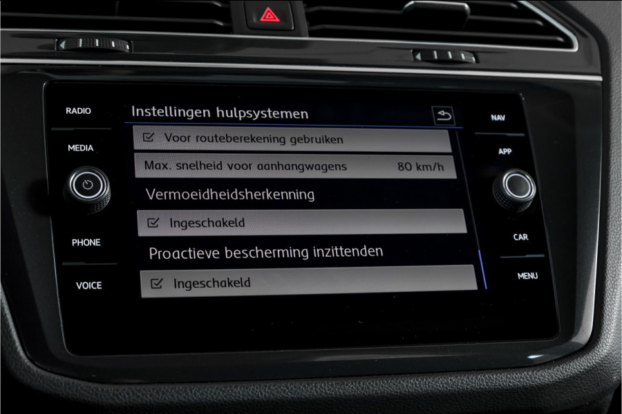 Volkswagen Tiguan 1.5 TSI ACT 150 PK Comfortline Business | Adapt. Cruise | PDC | Camera | NAV + App. Connect | ECC | Trekhaak | LM 17" |