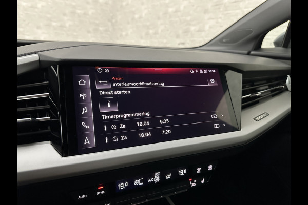 Audi Q4 e-tron 45 265pk Quattro RS-Leder | Uniek Interieur! | Sportstoelen | ACC | Sonos-Sound | Head-Up | 95% SOH | Sportstoelen | Keyless-Ent Memory | Groot Navi | Virtual-Cockpit | Getint Glas | 3-Zone Clima | Zwarte Hemel | LED | Carplay | Standkachel | Achteruitrij-Camera | Stoelverwarming |