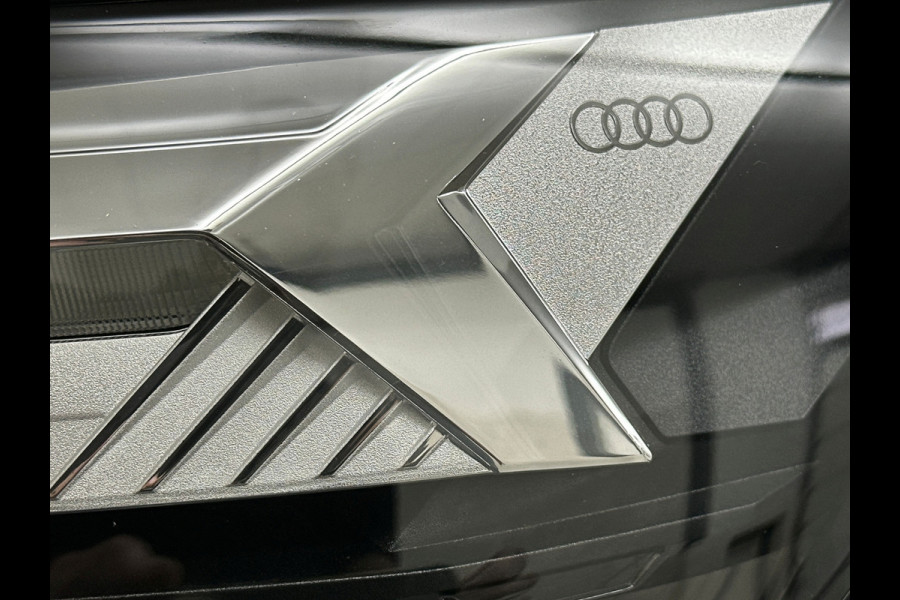 Audi Q4 e-tron 45 265pk Quattro RS-Leder | Uniek Interieur! | Sportstoelen | ACC | Sonos-Sound | Head-Up | 95% SOH | Sportstoelen | Keyless-Ent Memory | Groot Navi | Virtual-Cockpit | Getint Glas | 3-Zone Clima | Zwarte Hemel | LED | Carplay | Standkachel | Achteruitrij-Camera | Stoelverwarming |