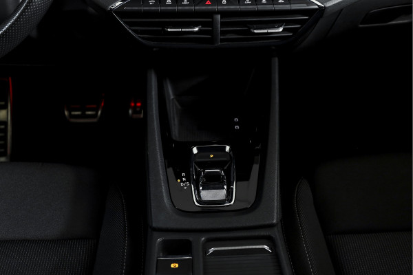 Škoda Octavia Combi 1.5 e-TSI 150 PK Sport Business - Automaat | S/K-Panodak | Elek. Klep | Adapt. Cruise | Head-Up | Stoelverw. | PDC | Camera | NAV + App. Connect | ECC | Elek. Klep | LM 18" |