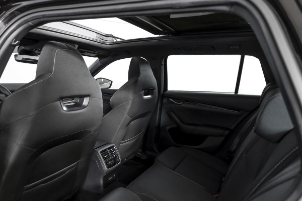 Škoda Octavia Combi 1.5 e-TSI 150 PK Sport Business - Automaat | S/K-Panodak | Elek. Klep | Adapt. Cruise | Head-Up | Stoelverw. | PDC | Camera | NAV + App. Connect | ECC | Elek. Klep | LM 18" |