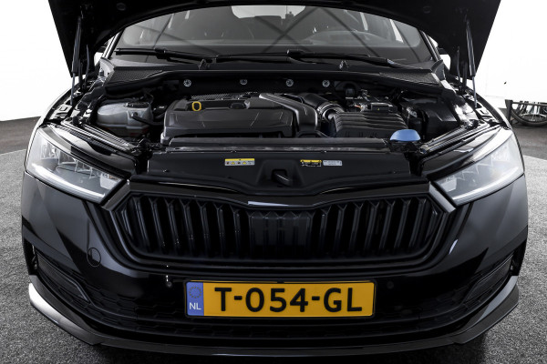 Škoda Octavia Combi 1.5 e-TSI 150 PK Sport Business - Automaat | S/K-Panodak | Elek. Klep | Adapt. Cruise | Head-Up | Stoelverw. | PDC | Camera | NAV + App. Connect | ECC | Elek. Klep | LM 18" |
