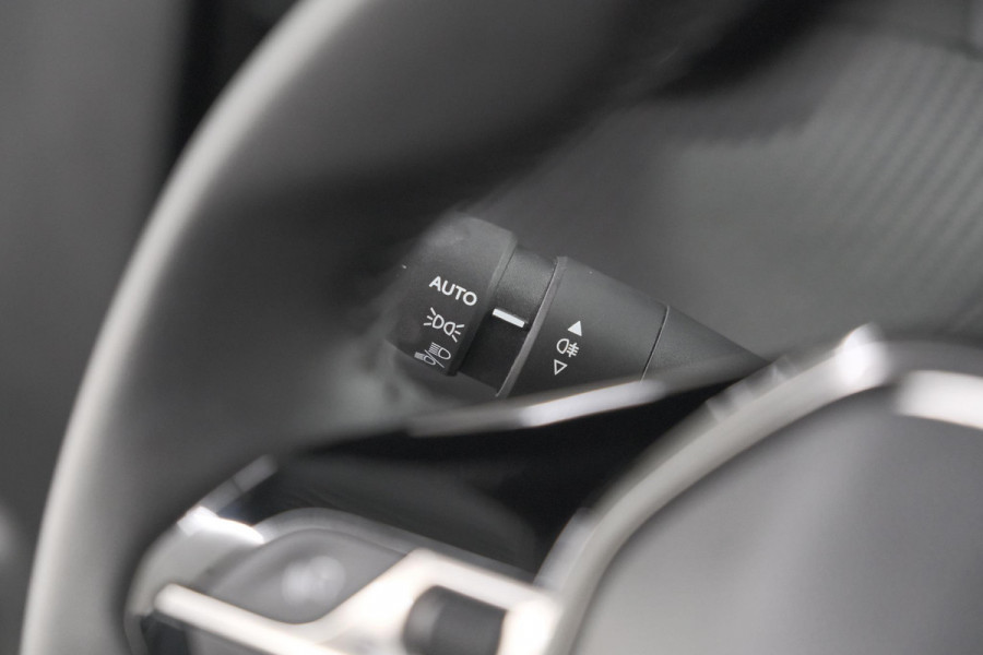 Peugeot 2008 PureTech 100 Allure | Apple Carplay | Parkeersensoren | Climate Control | Cruise Control