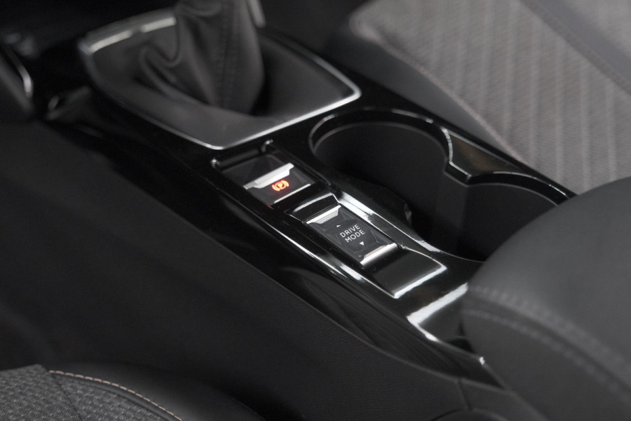Peugeot 2008 PureTech 100 Allure | Apple Carplay | Parkeersensoren | Climate Control | Cruise Control