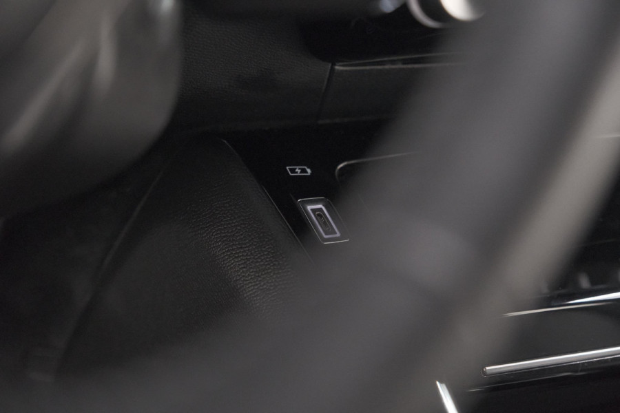 Peugeot 2008 PureTech 100 Allure | Apple Carplay | Parkeersensoren | Climate Control | Cruise Control