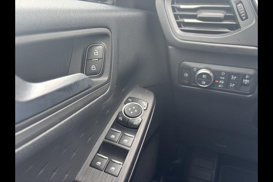 Ford Kuga 2.5 PHEV Titanium 225pk Afneembare Trekhaak | Winterpack | Apple Carplay | 18 inch velgen