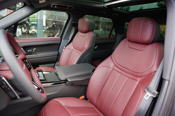 Land Rover Range Rover Sport P460e Dynamic HSE / Deep Garnet / Panoramadak / Elek. Trekhaak