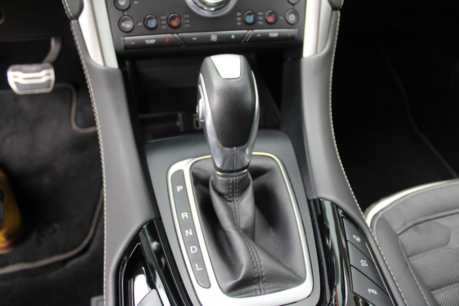 Ford Mondeo Wagon 2.0 IVCT HEV Vignale | 104.700 KM | Lederen interieur | Trekhaak | Adaptieve Cruise Control