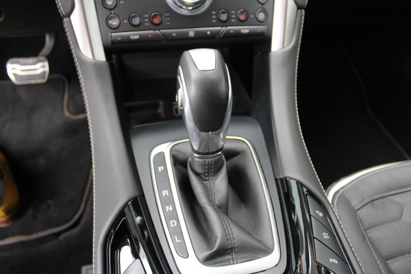 Ford Mondeo Wagon 2.0 IVCT HEV Vignale | 104.700 KM | Lederen interieur | Trekhaak | Adaptieve Cruise Control